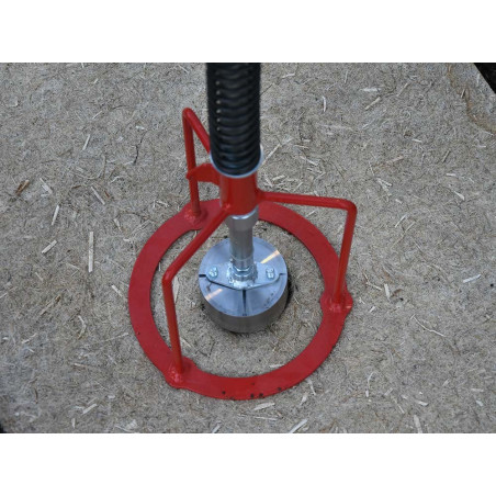 Natural mulch hole cutter