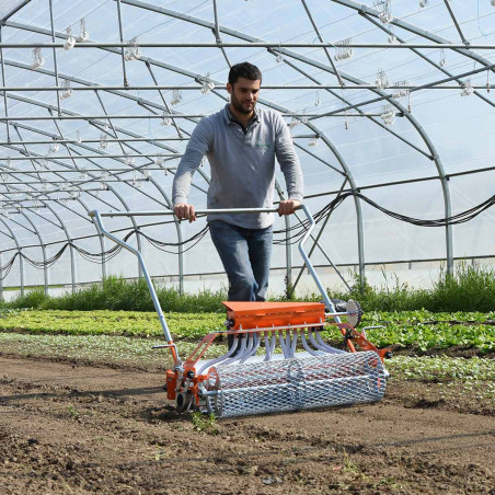 Multi-row market gardening seeder