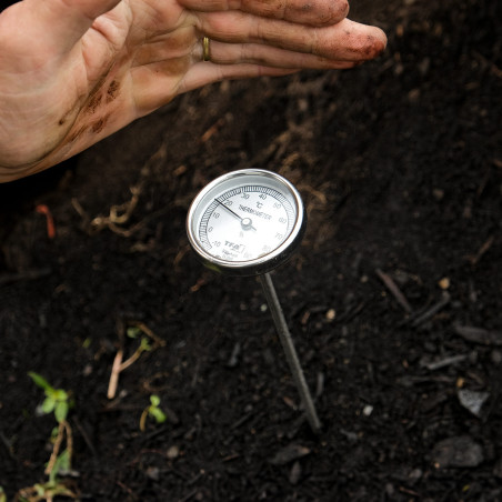 Analog stainless steel thermometer for compost with long probe